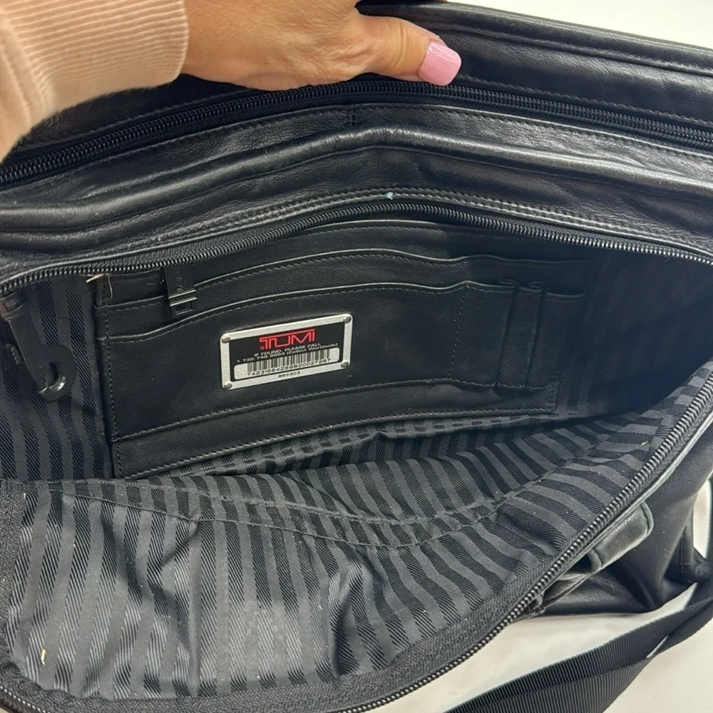 Tumi Black Super Soft Leather Briefcase BP6641B